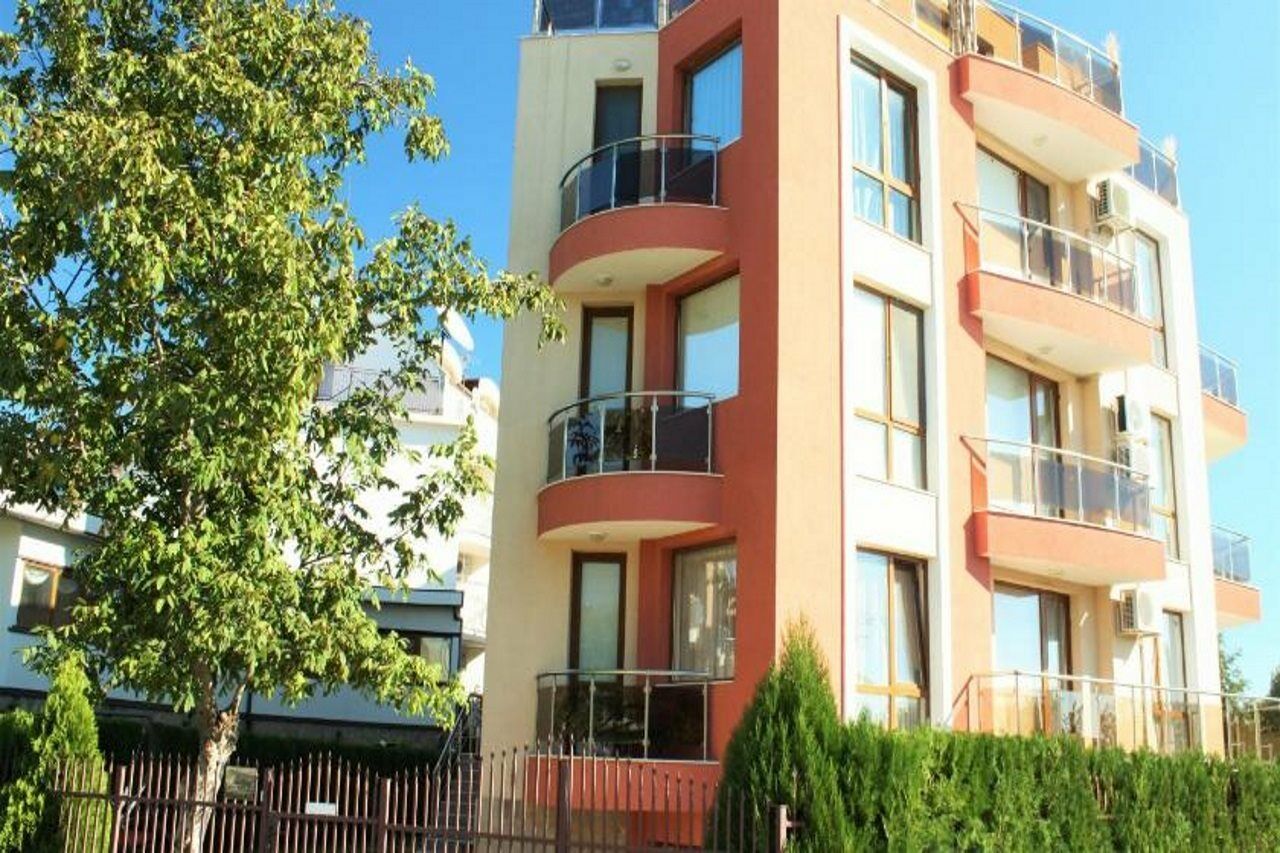 Fantasy Apartments Varna Buitenkant foto